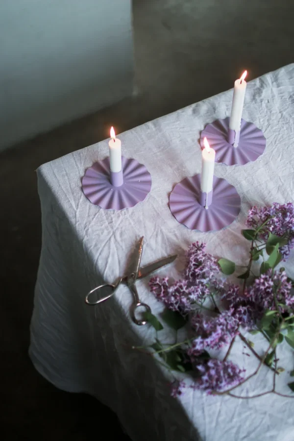 S_Accessories-Candleholder-Krum-Load-Lilac-05.jpgv1739975140